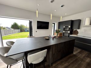 Photo 11- click for photo gallery